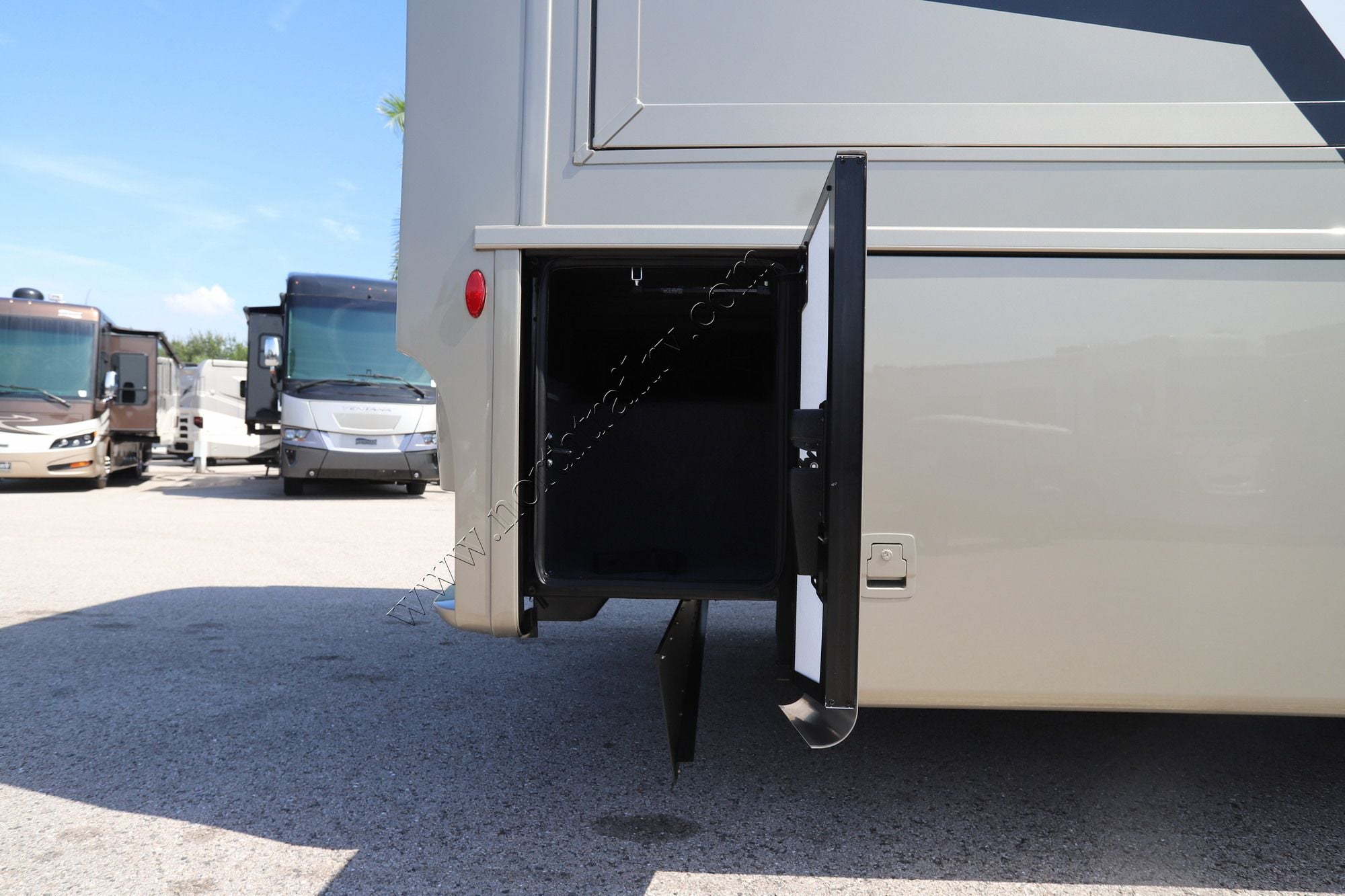New 2027 Newmar Grand Star 3940 Super C  For Sale