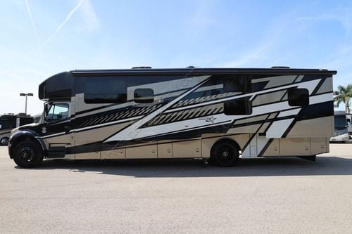 2027 Newmar Grand Star 3940