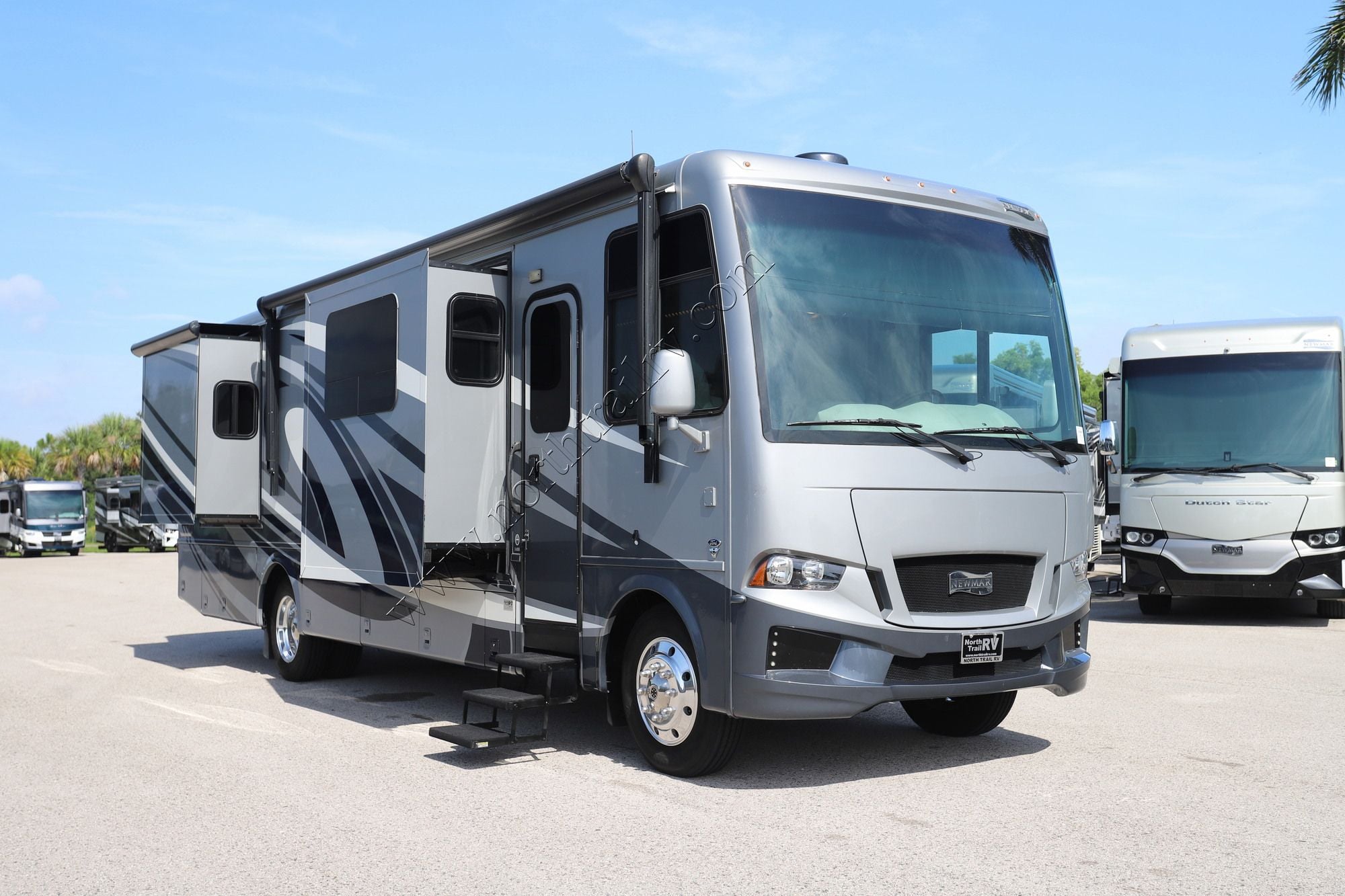Used 2021 Newmar Bay Star 3408 Class A  For Sale