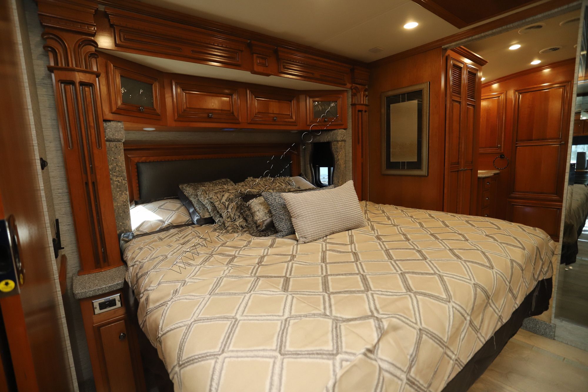 Used 2018 Newmar Dutch Star 4369 Class A  For Sale