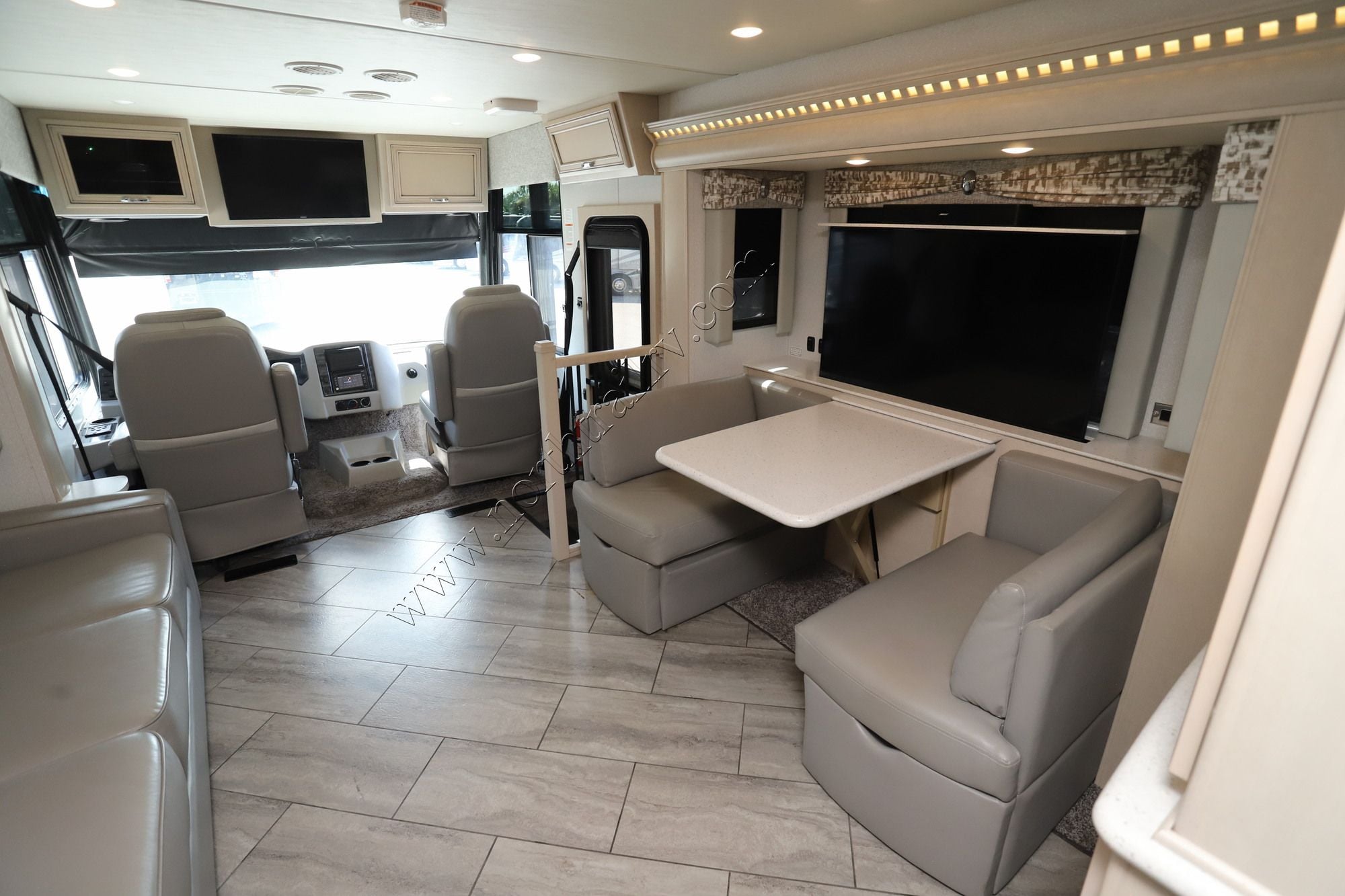 Used 2021 Newmar Bay Star 3408 Class A  For Sale