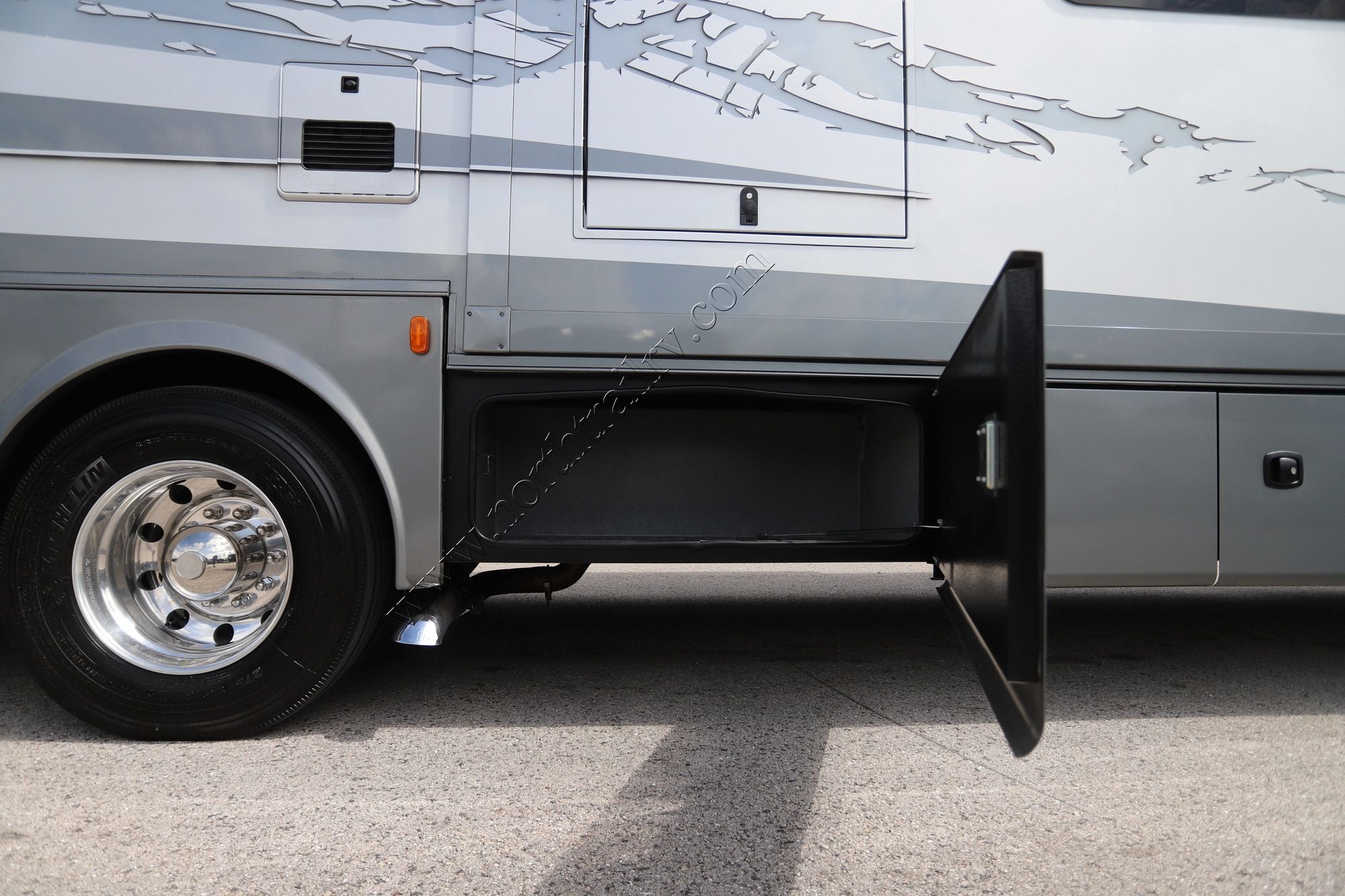 Used 2022 Dynamax Force 37TSHD Super C  For Sale