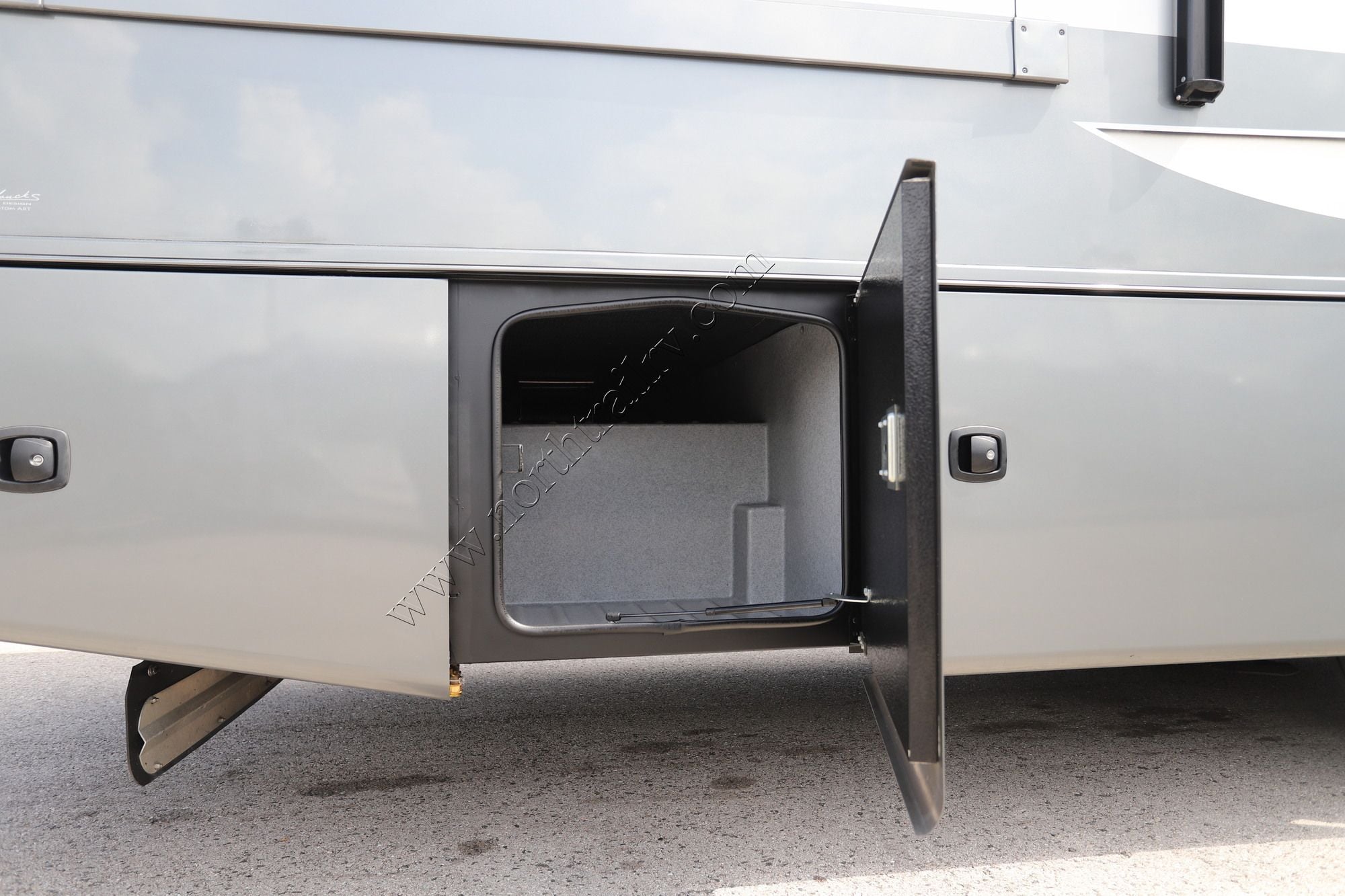 Used 2022 Dynamax Force 37TSHD Super C  For Sale