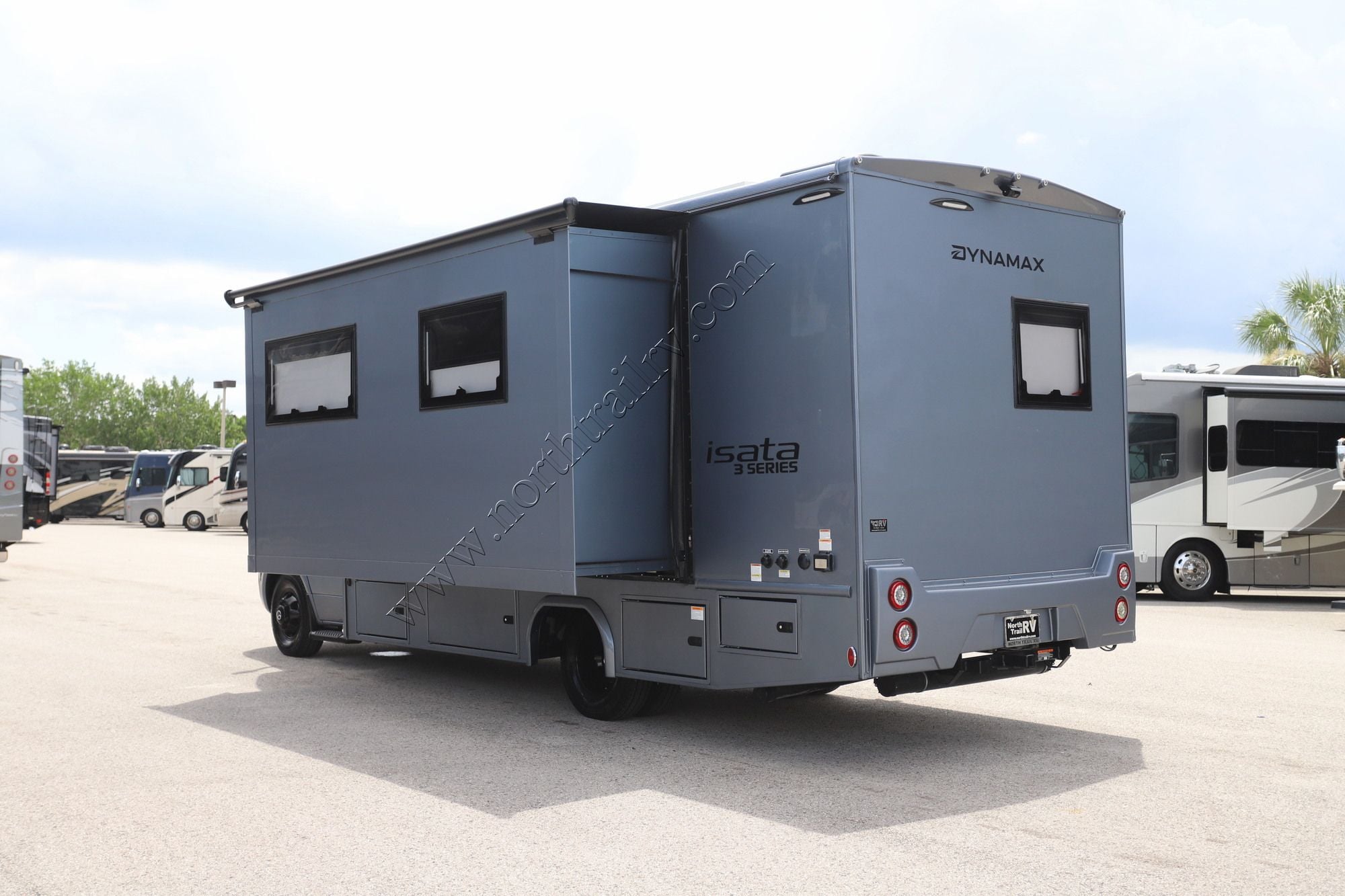 Used 2026 Dynamax Isata 3 24SSSF Class C  For Sale