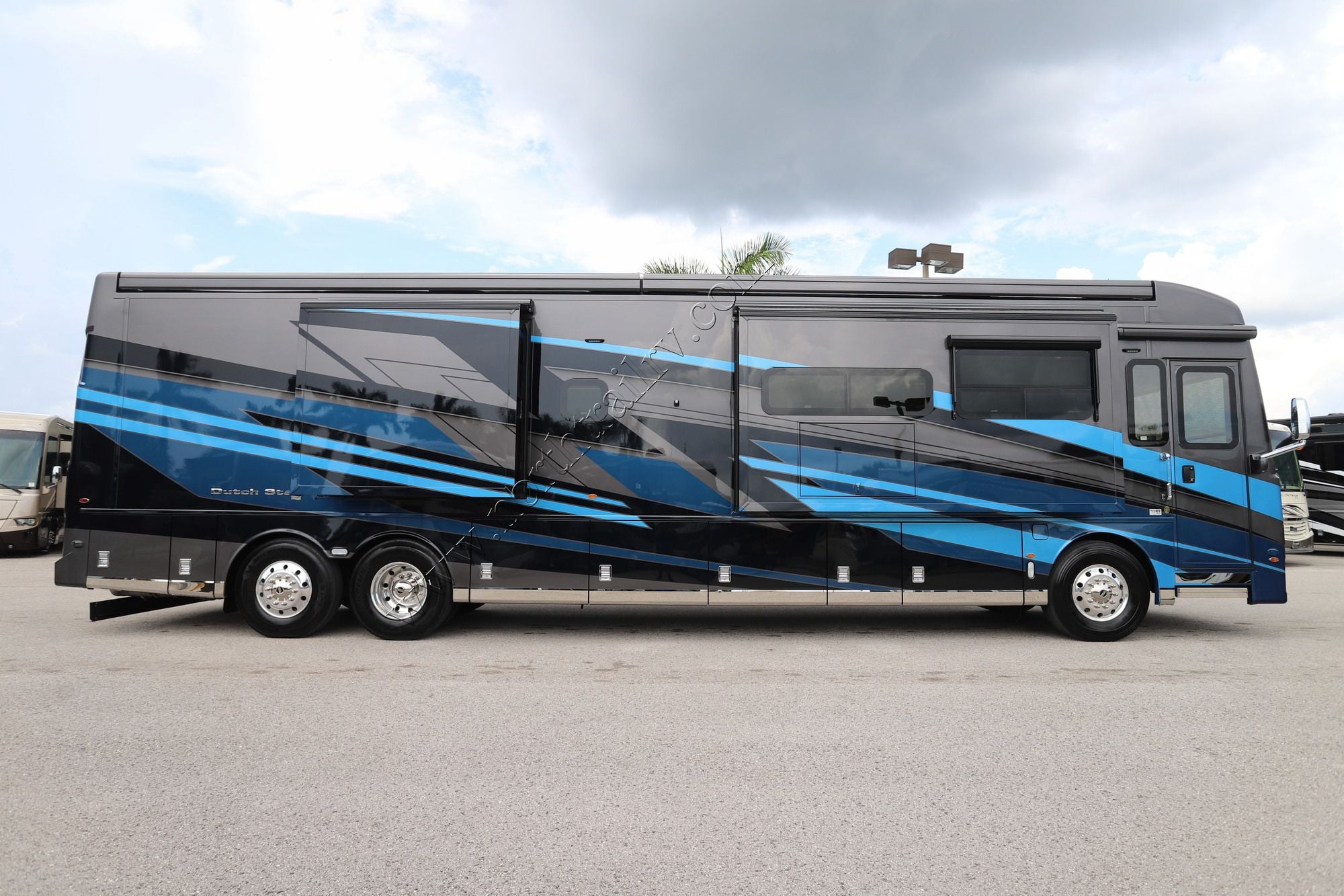 New 2027 Newmar Dutch Star 4325 Class A  For Sale