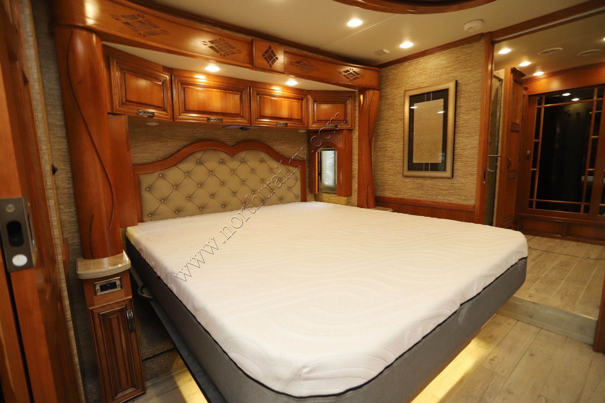 Used 2018 Newmar London Aire 4553 Class A  For Sale