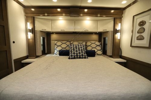 2027 Newmar Mountain Aire 3825