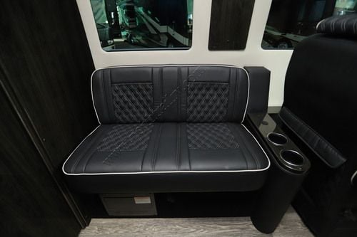 2025 Ogv Luxury Coach V-Cruise 8OBA