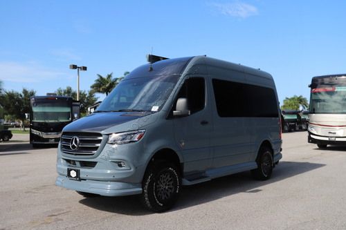 2025 Ogv Luxury Coach V-Cruise 8OBA