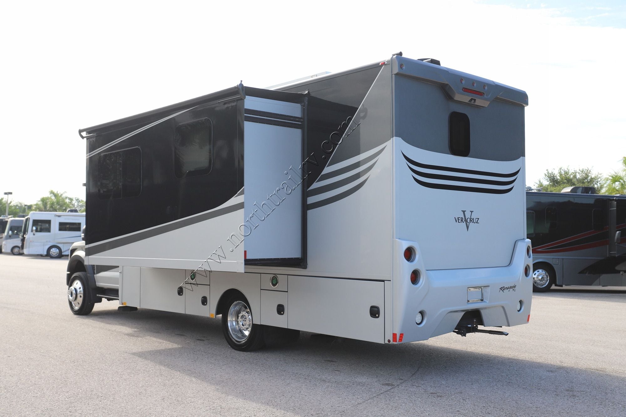 Used 2024 Renegade Rv Veracruz 30VRM Super C  For Sale