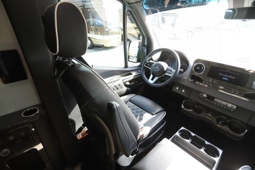 2025 Ogv Luxury Coach V-Cruise 8OBA