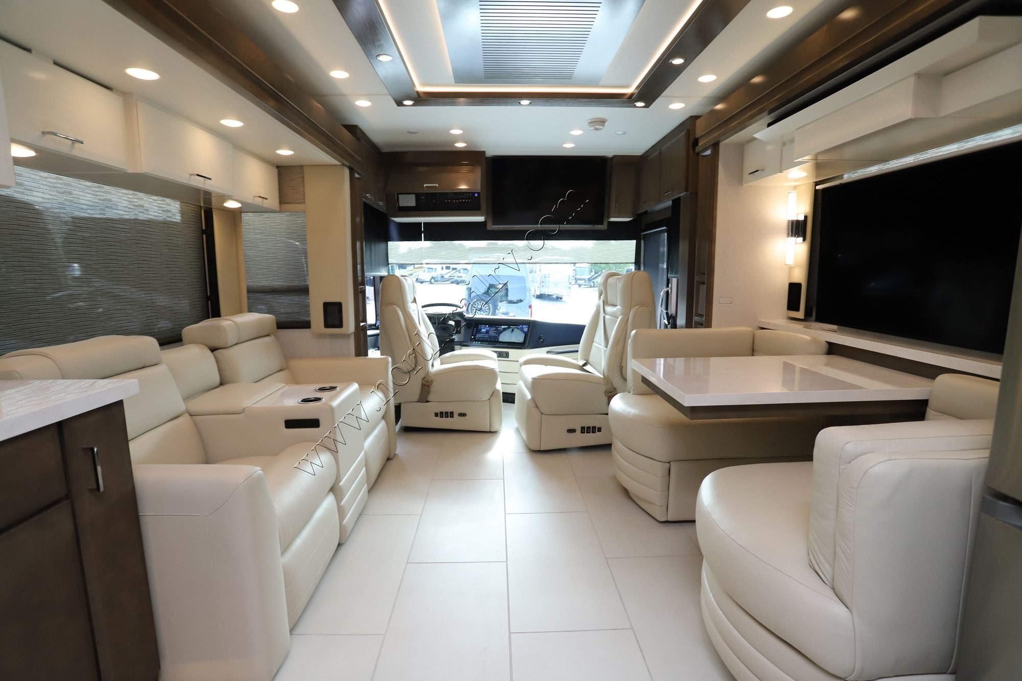 New 2027 Newmar Mountain Aire 3825 Class A  For Sale