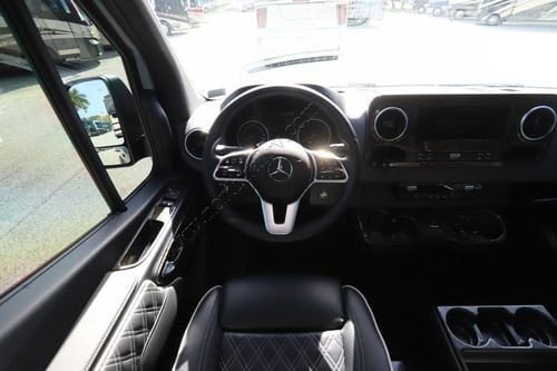 2025 Ogv Luxury Coach V-Cruise 8OBA