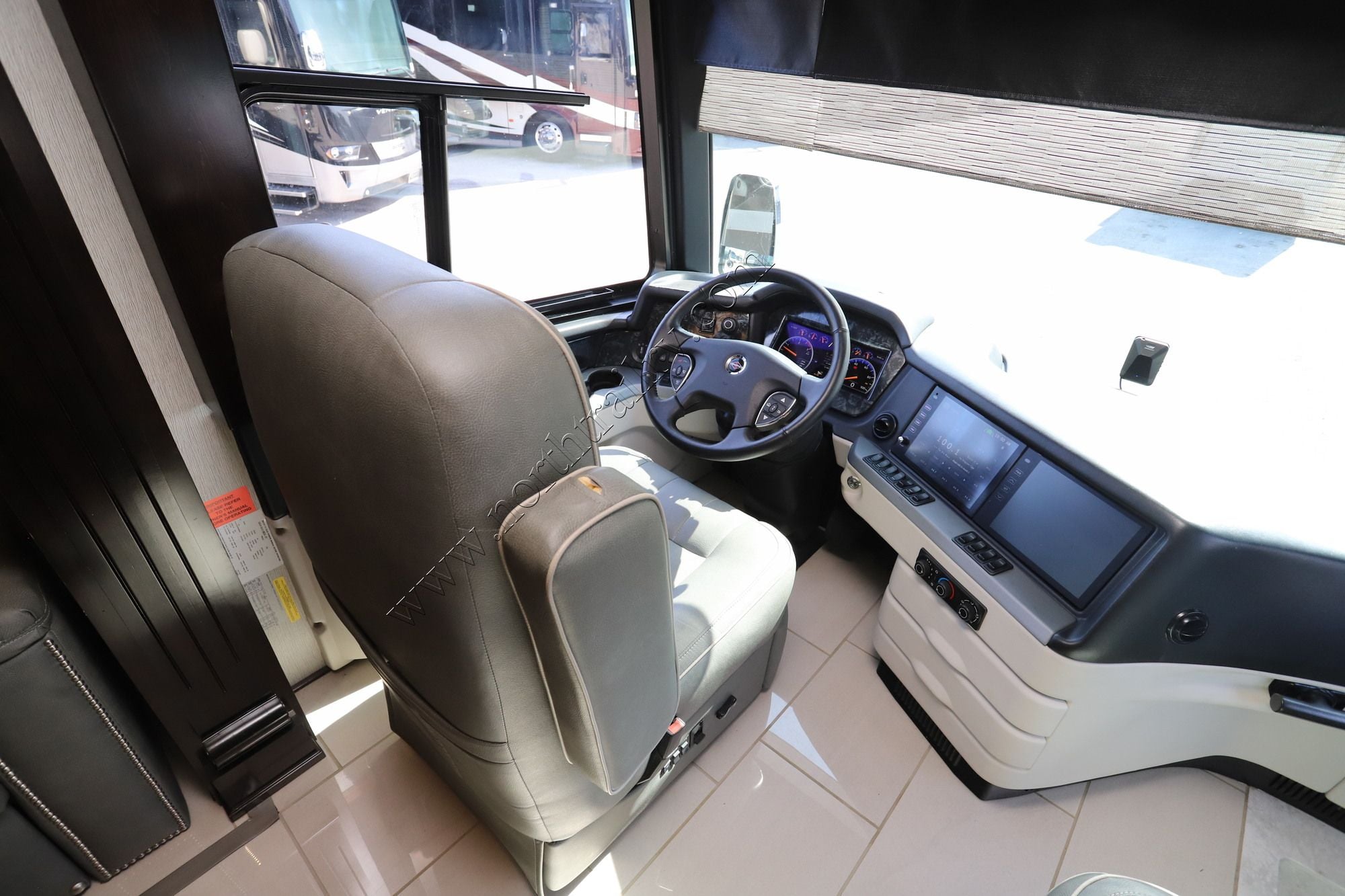 Used 2021 Newmar London Aire 4535 Class A  For Sale