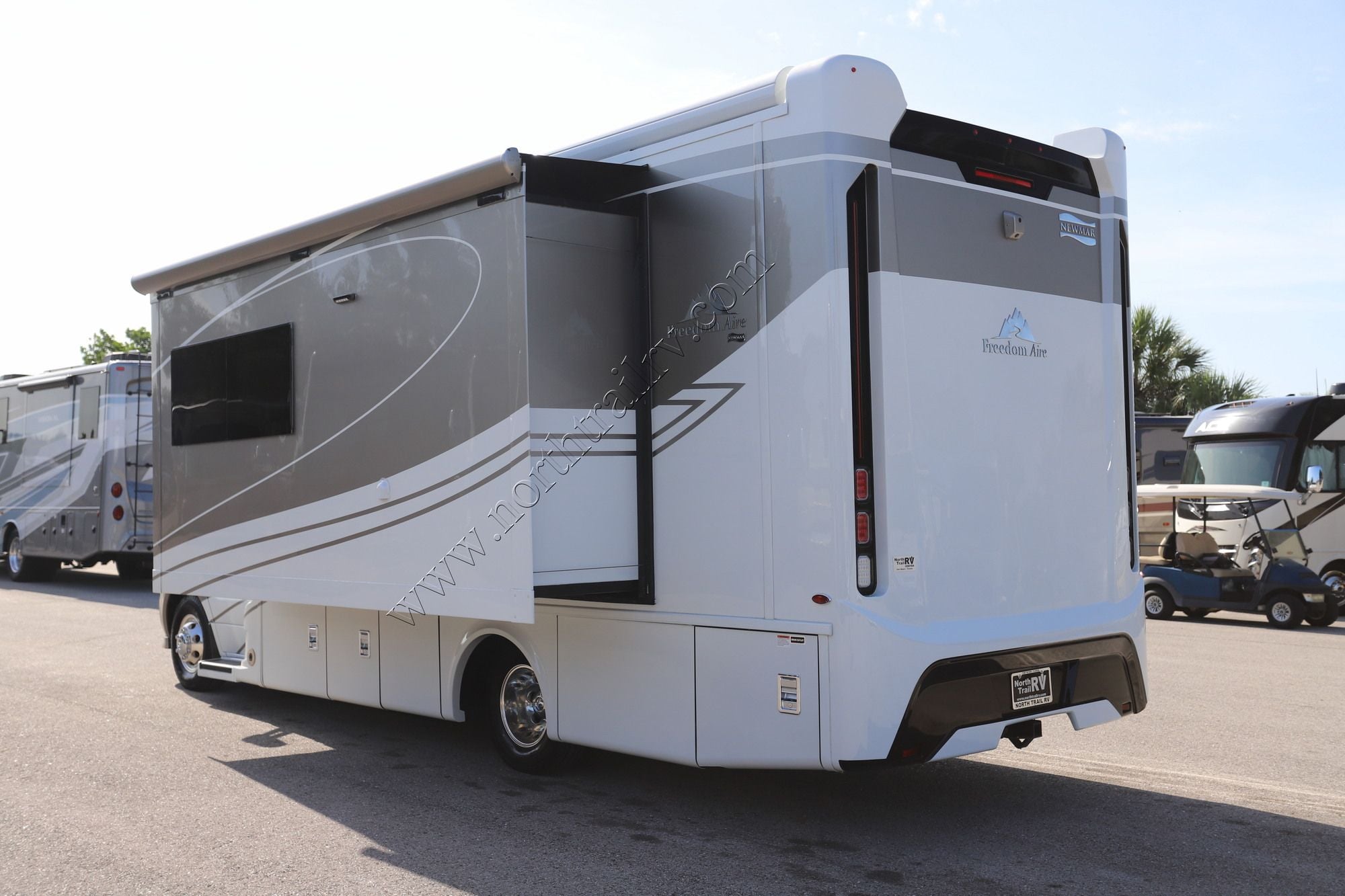 New 2027 Newmar Freedom Aire 2515 Class C  For Sale