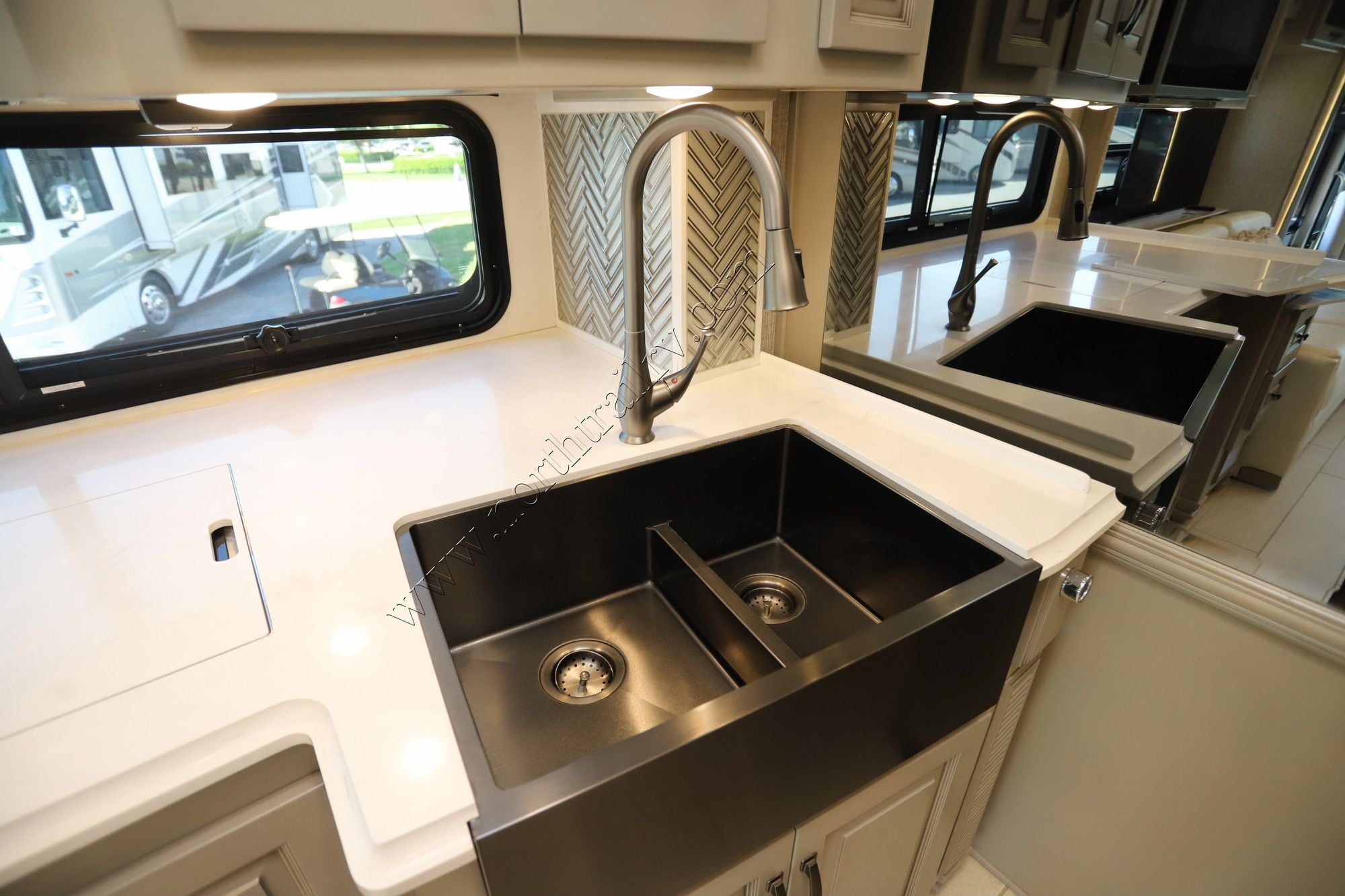 Used 2023 Newmar Dutch Star 4081 Class A  For Sale