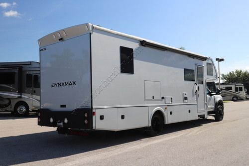 2027 Dynamax Isata 6 30FW4X4