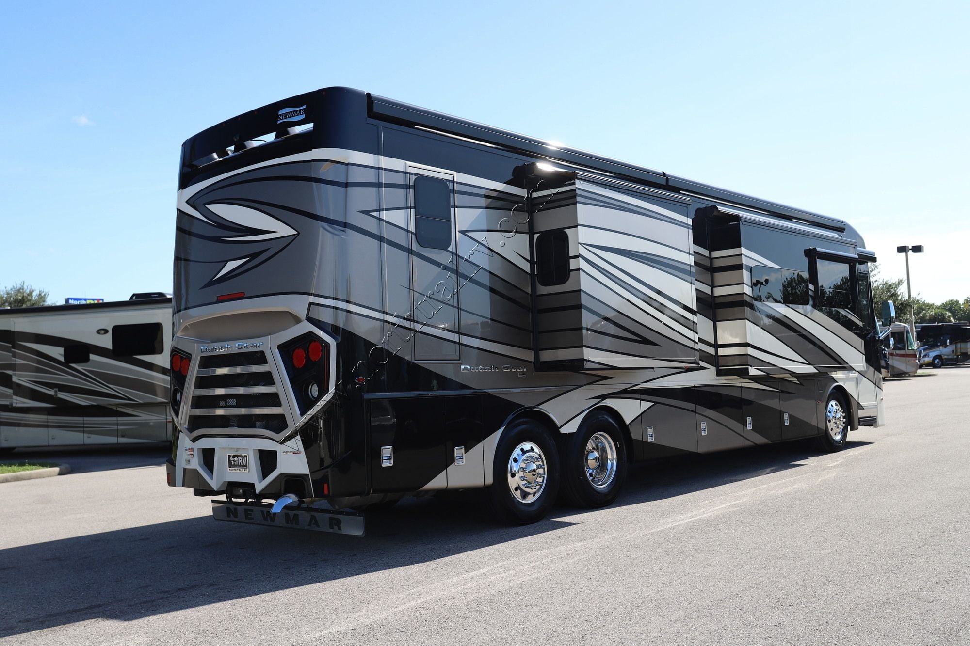 Used 2023 Newmar Dutch Star 4081 Class A  For Sale
