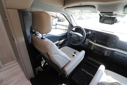 2027 Dynamax Isata 6 30FW4X4