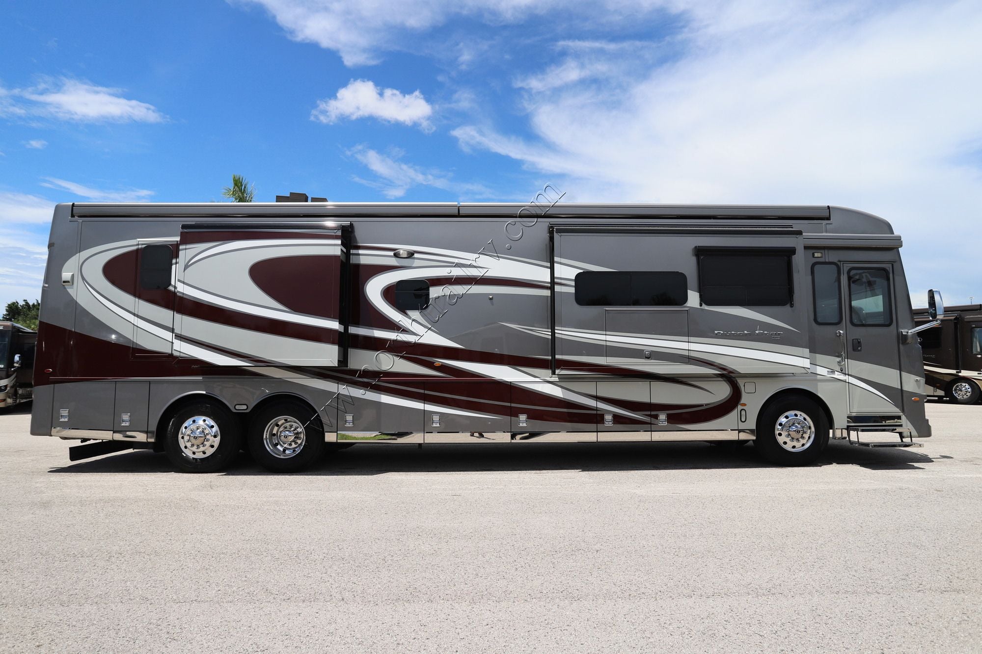 Used 2022 Newmar Dutch Star 4326 Class A  For Sale