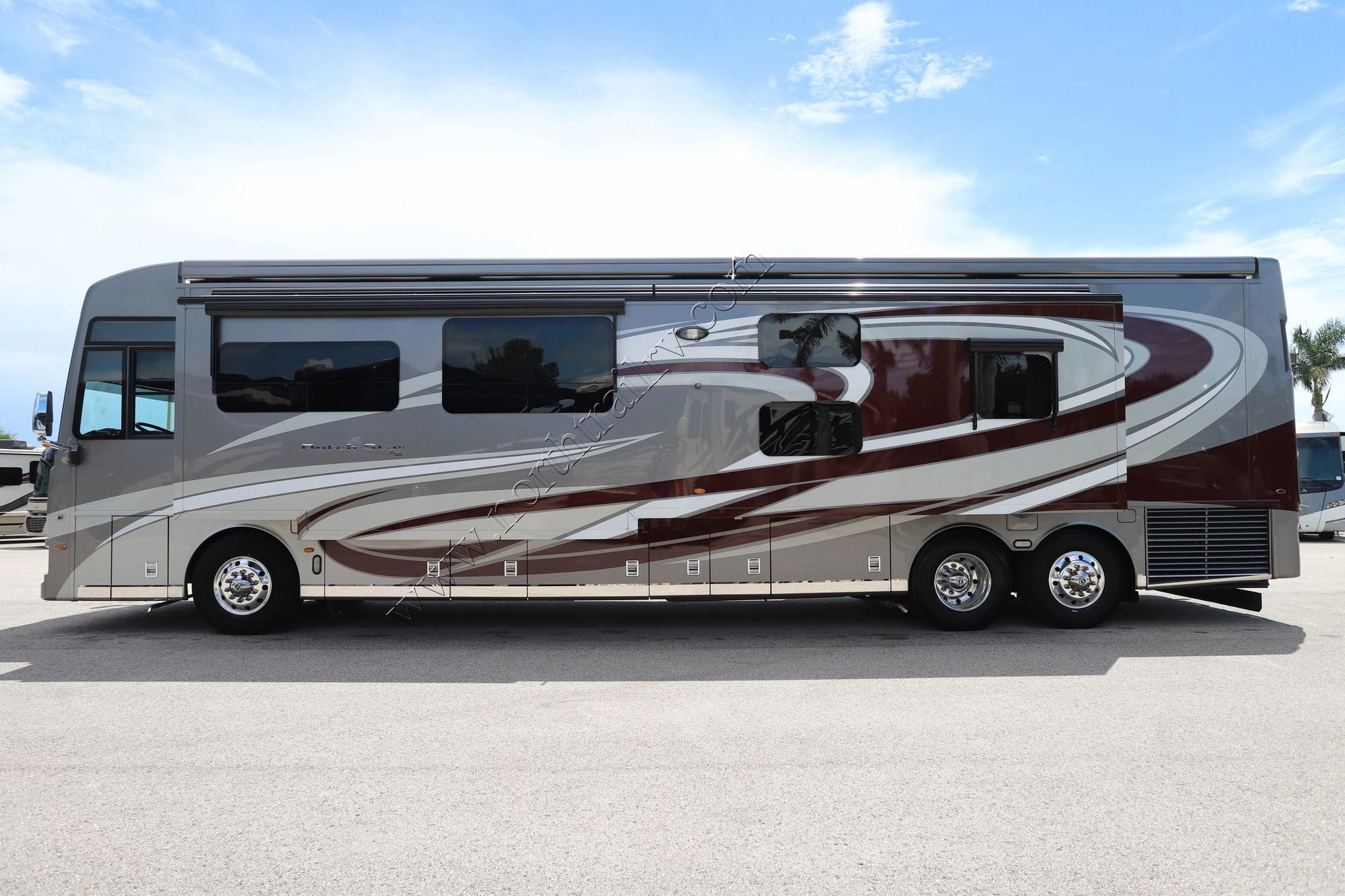 Used 2022 Newmar Dutch Star 4326 Class A  For Sale