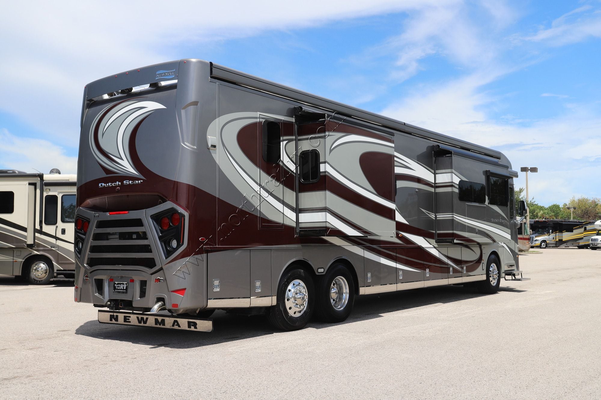 Used 2022 Newmar Dutch Star 4326 Class A  For Sale