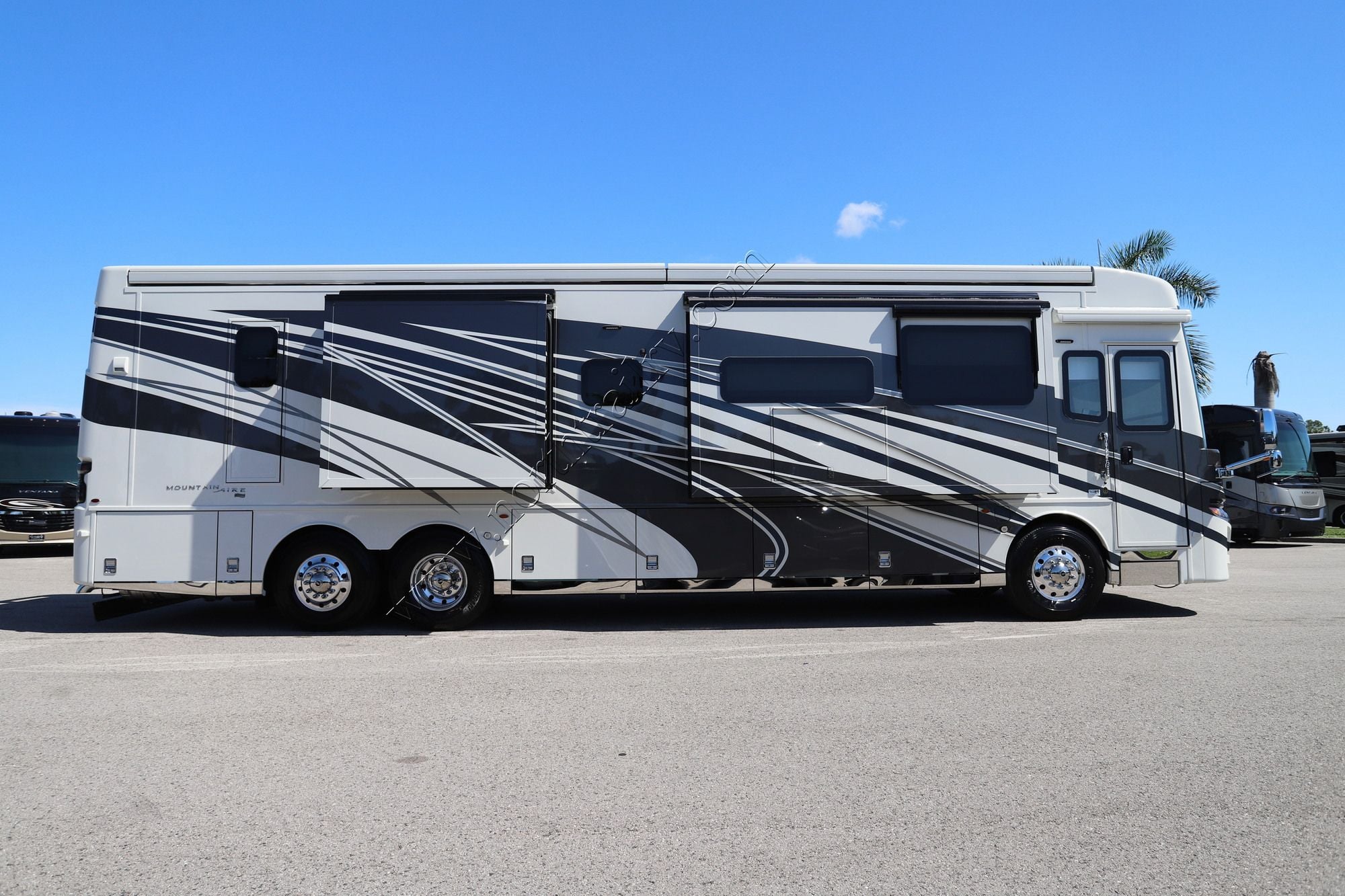 New 2027 Newmar Mountain Aire 4118 Class A  For Sale