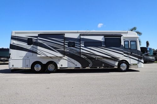 2027 Newmar Mountain Aire 4118