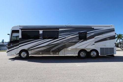 2027 Newmar Mountain Aire 4118