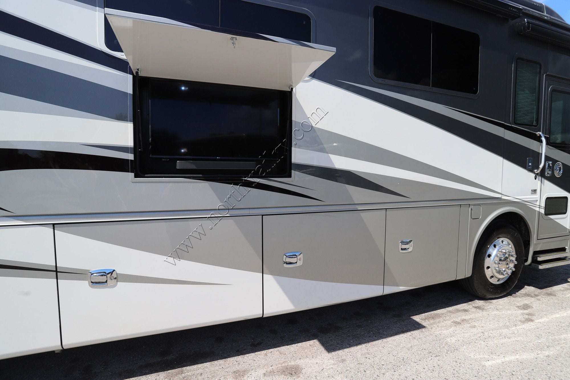 Used 2021 Tiffin Motor Homes Phaeton 44OH Class A  For Sale