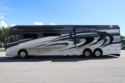 2021 Tiffin Motor Homes Phaeton 44OH