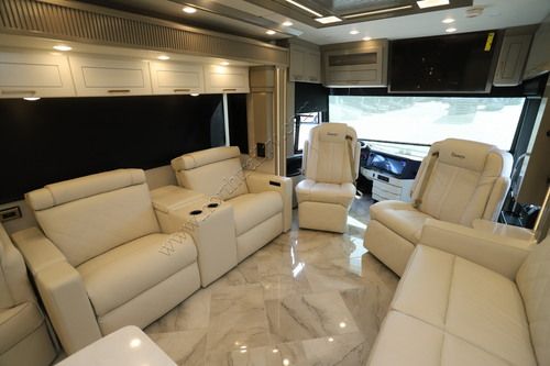 2027 Newmar Essex 4569 Class A