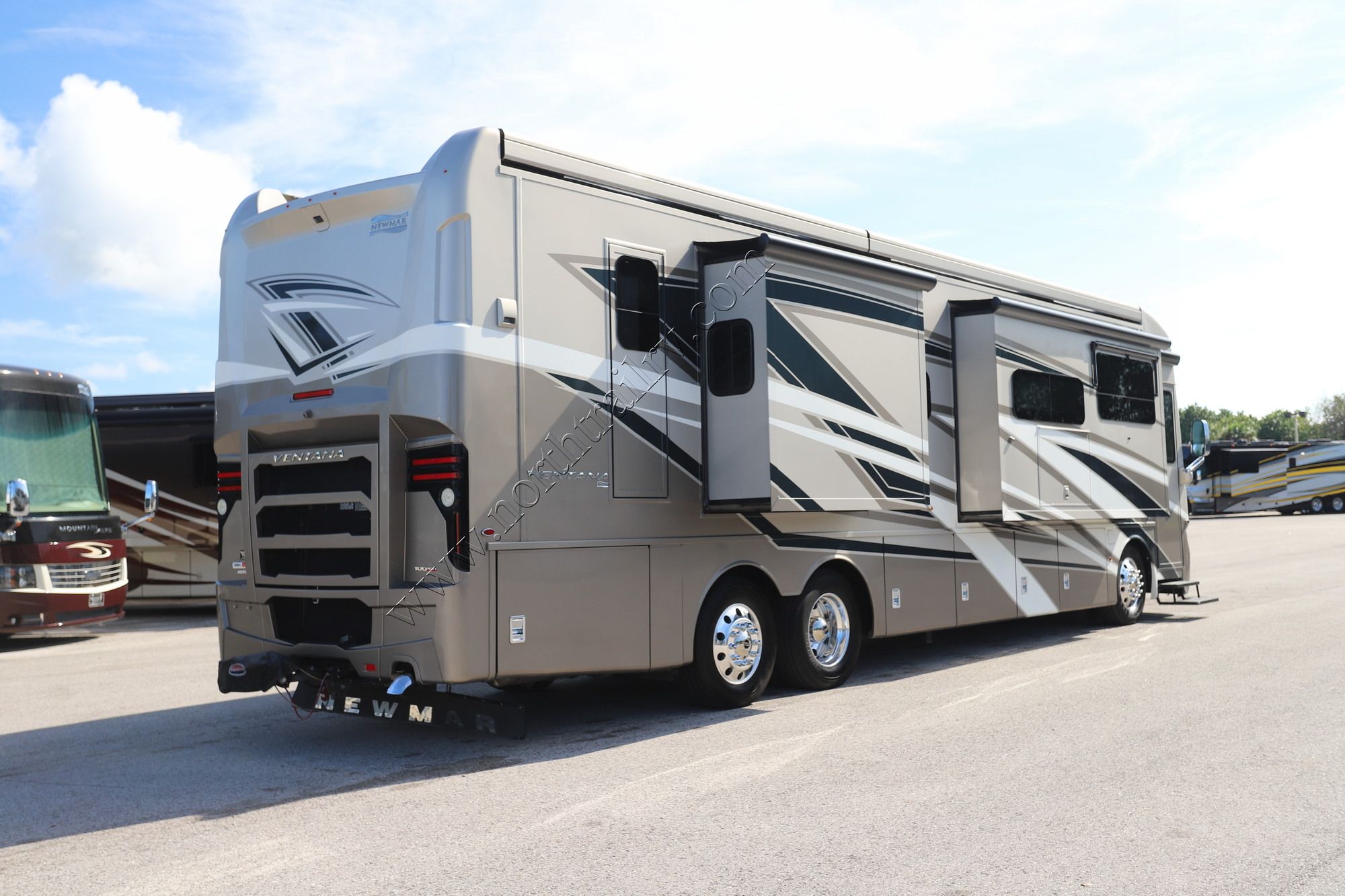 Used 2022 Newmar Ventana 4037 Class A  For Sale
