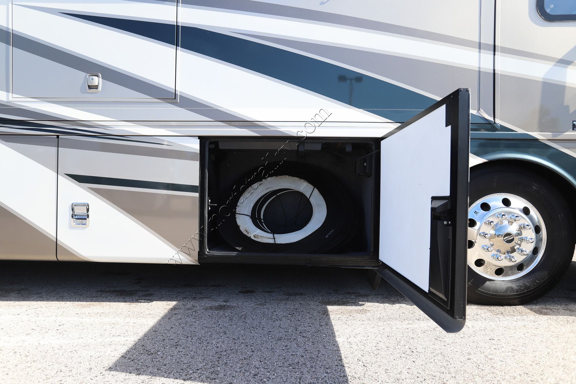Used 2022 Newmar Ventana 4037 Class A  For Sale