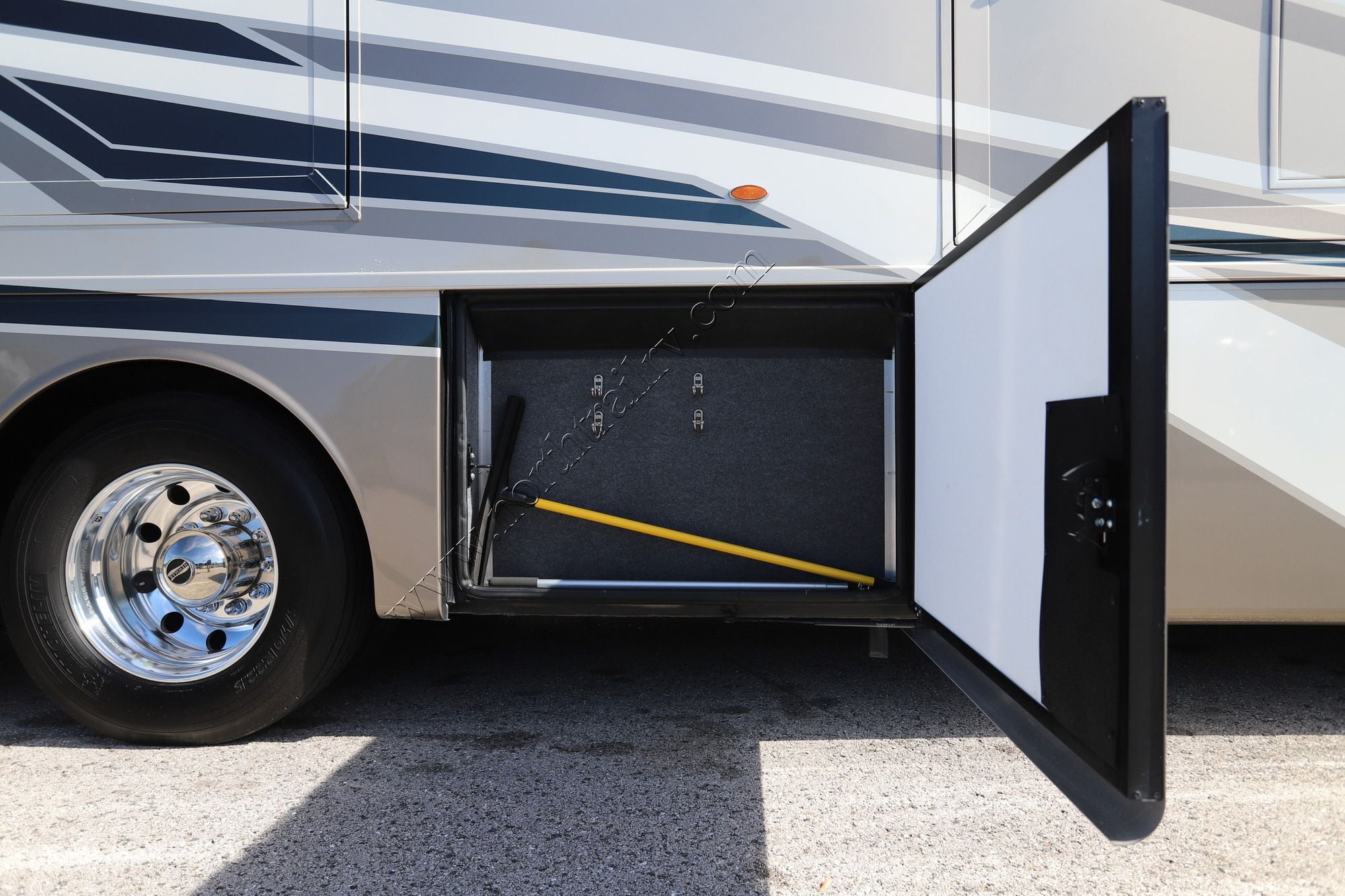 Used 2022 Newmar Ventana 4037 Class A  For Sale