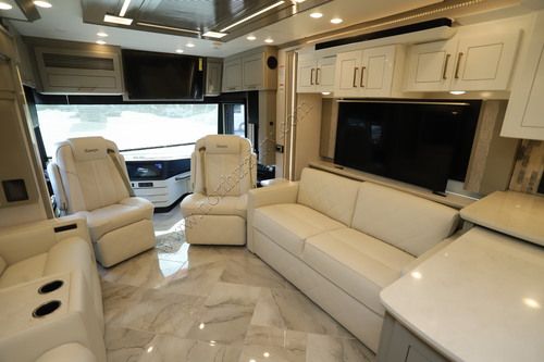 2027 Newmar Essex 4569 Class A