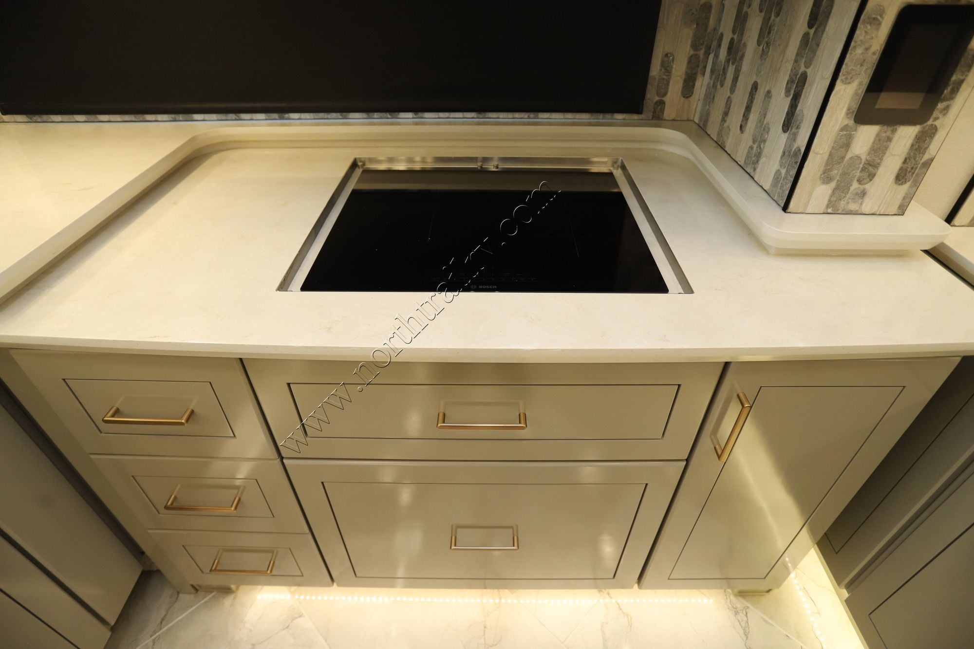 New 2027 Newmar Essex 4569 Class A  For Sale