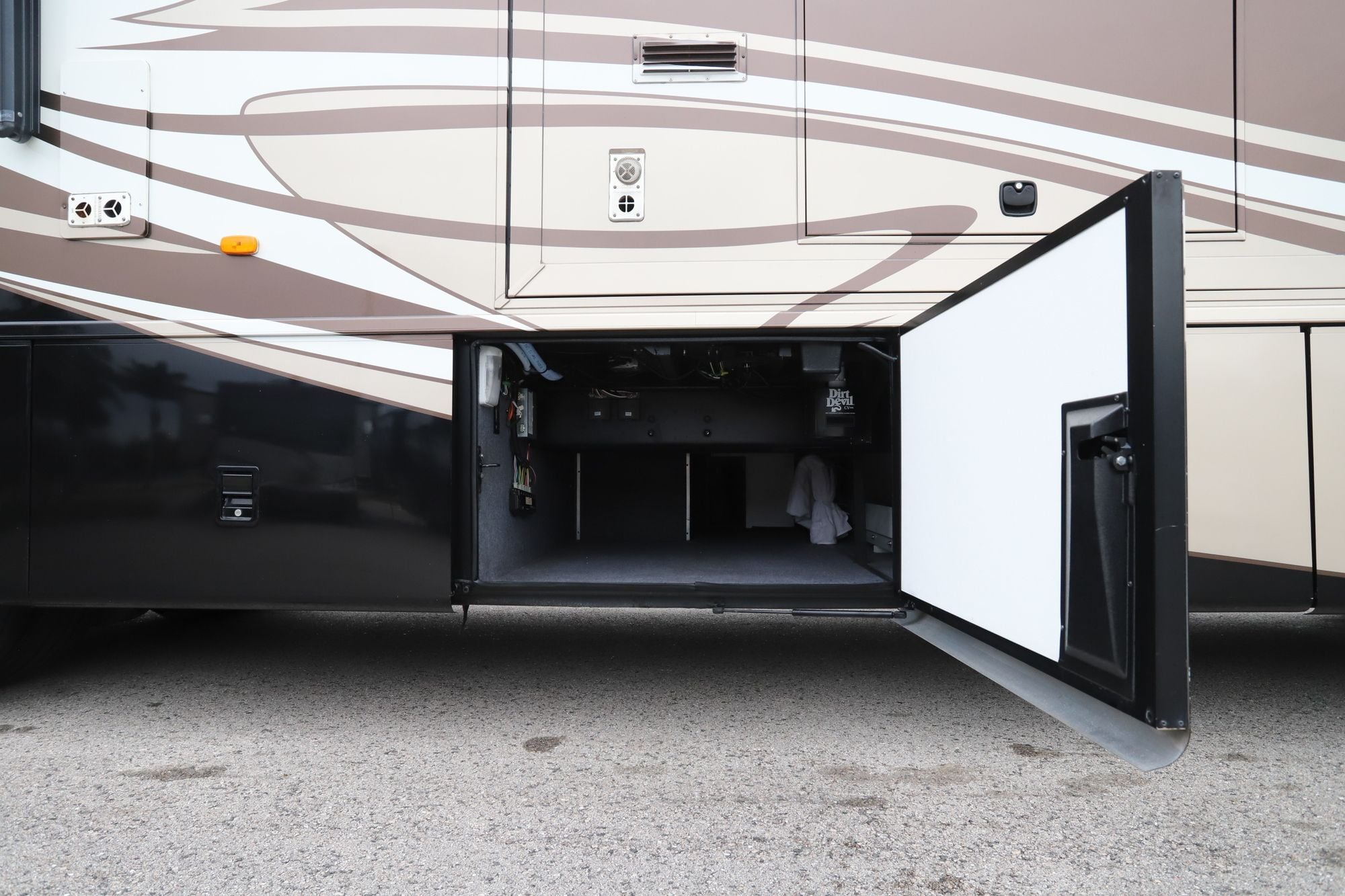 Used 2014 Newmar Ventana 4037 Class A  For Sale