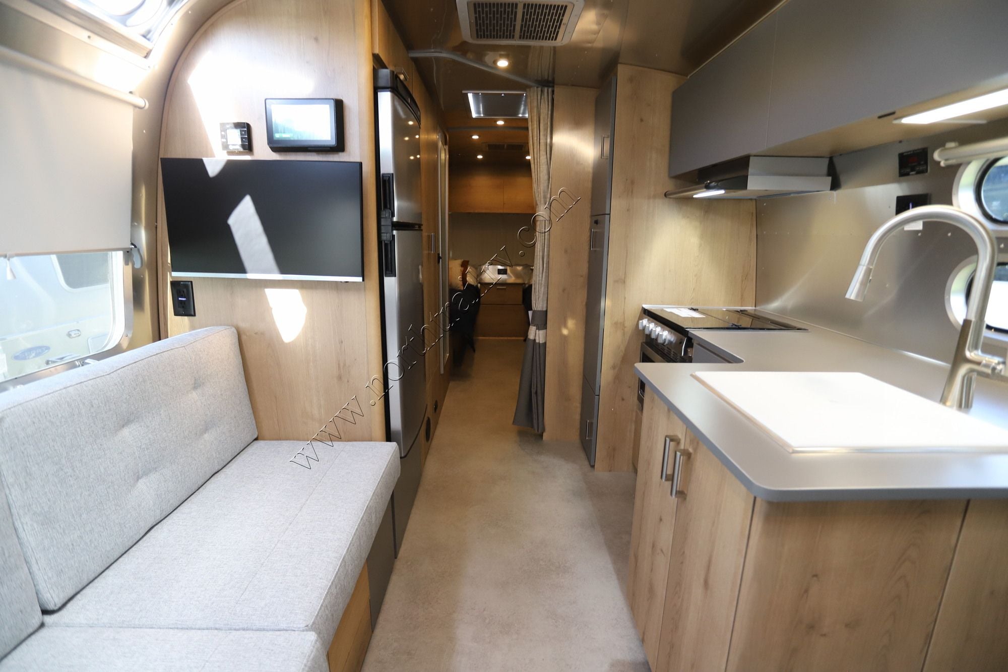 New 2027 Airstream Trade Wind 27FB Travel Trailer  For Sale