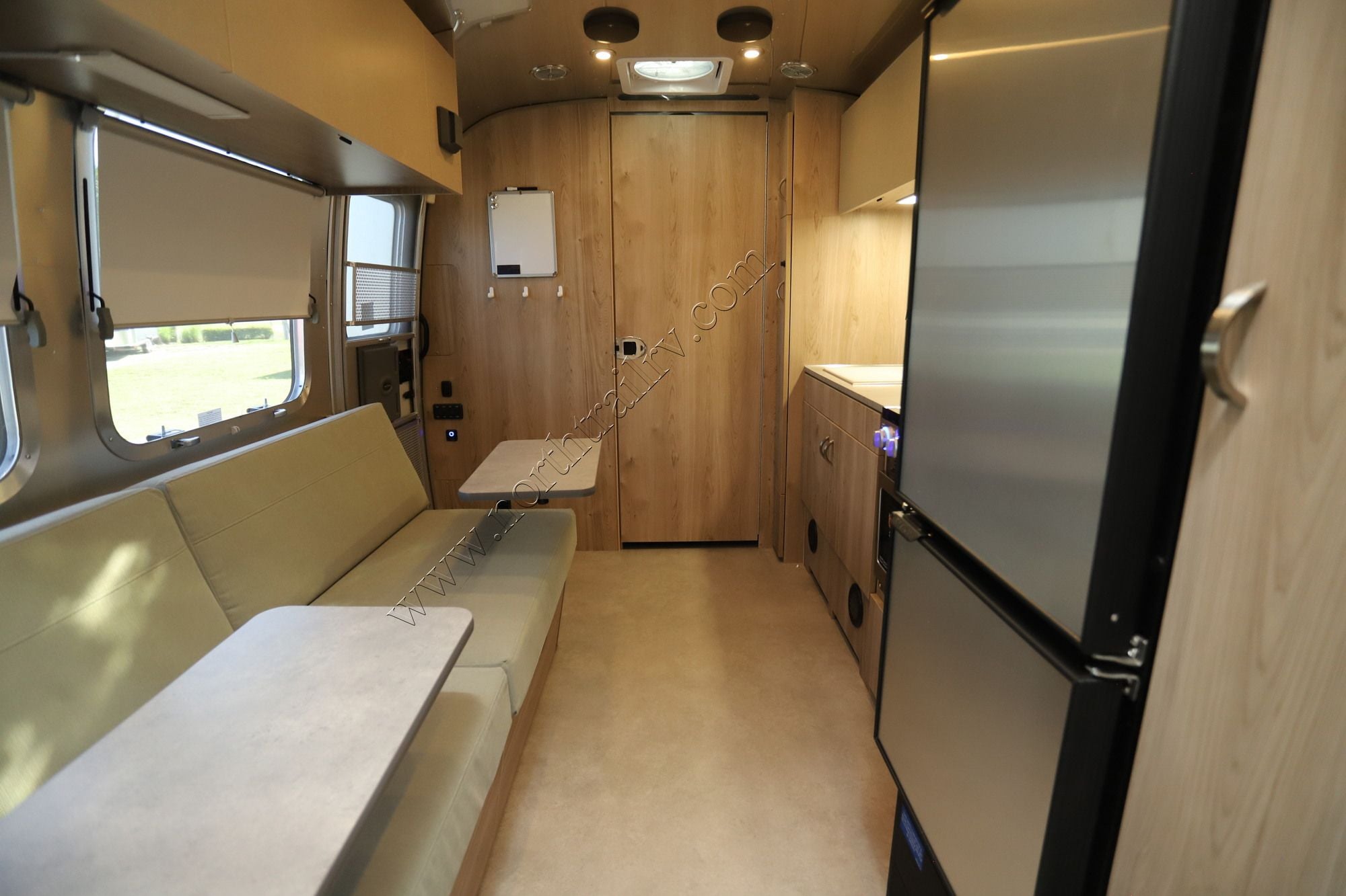 New 2027 Airstream Flying Cloud 23FB Travel Trailer  For Sale