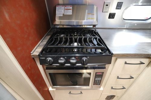 2018 Airstream International 25FBQ