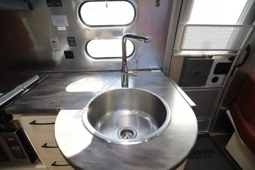 2018 Airstream International 25FBQ