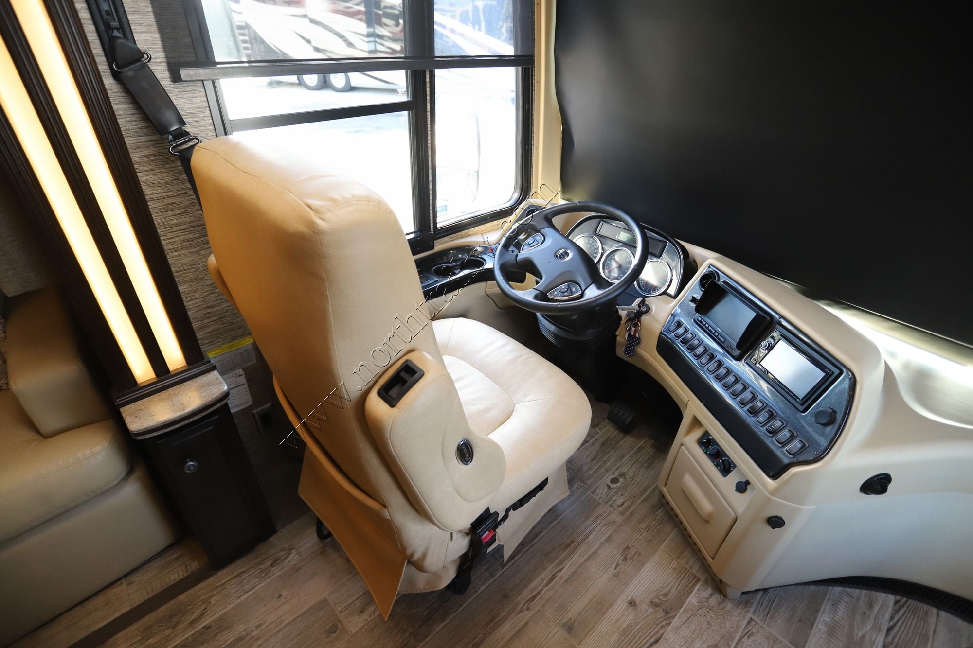 Used 2016 Newmar Dutch Star 4369 Class A  For Sale