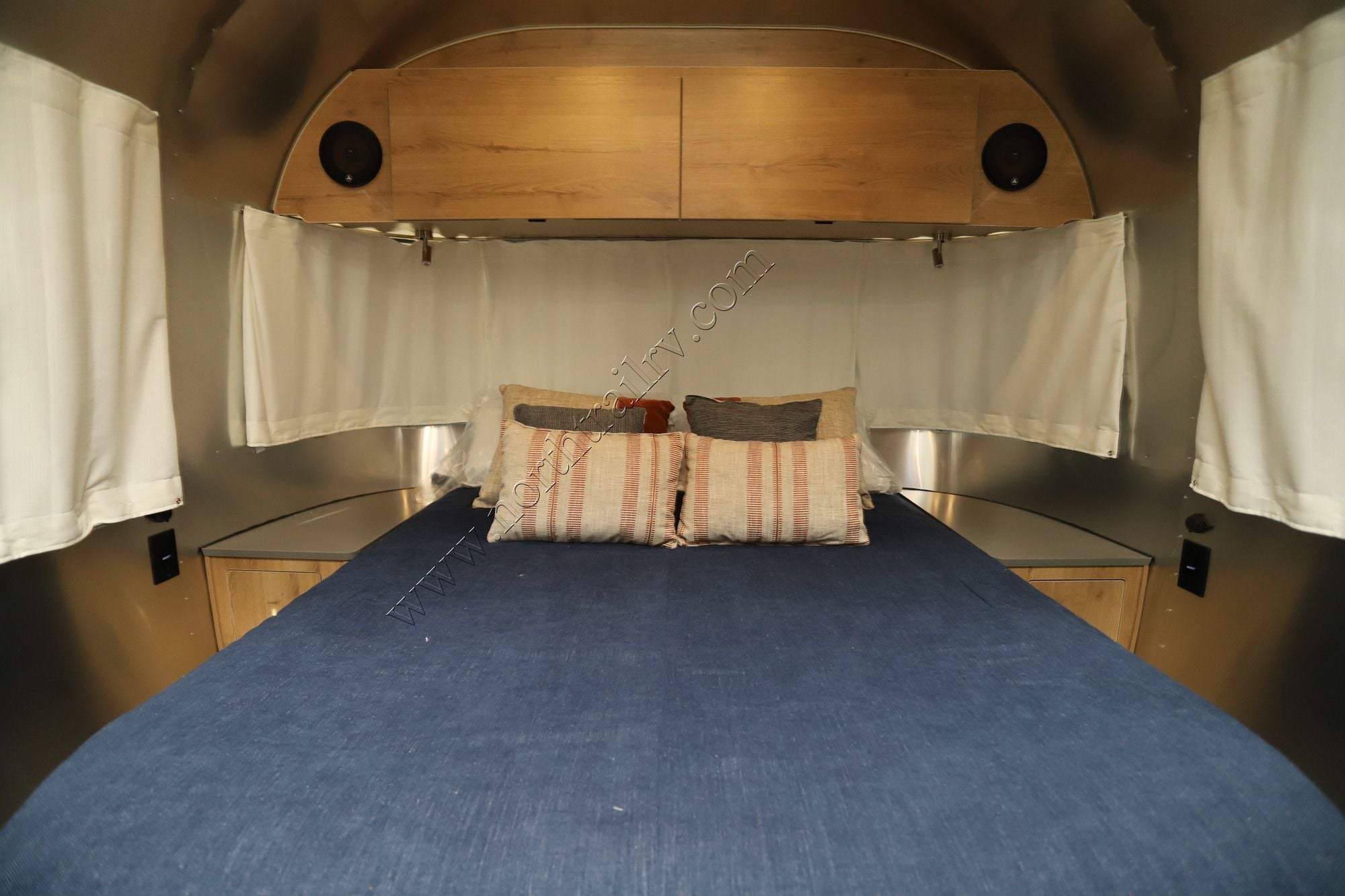 New 2027 Airstream Trade Wind 27FB Travel Trailer  For Sale