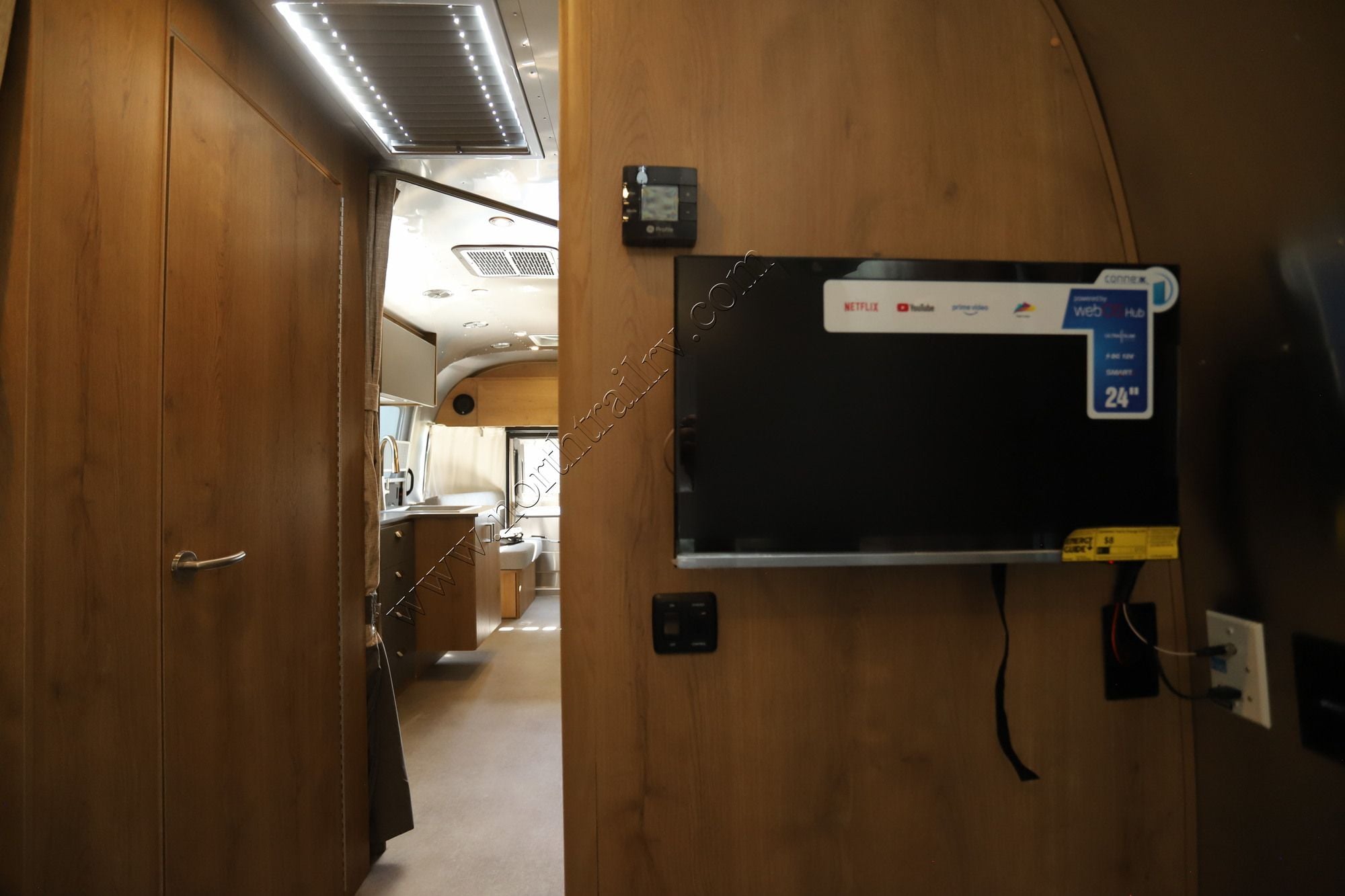 New 2027 Airstream Trade Wind 27FB Travel Trailer  For Sale