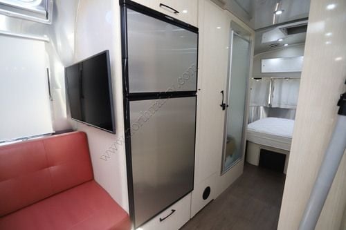 2018 Airstream International 25FBQ
