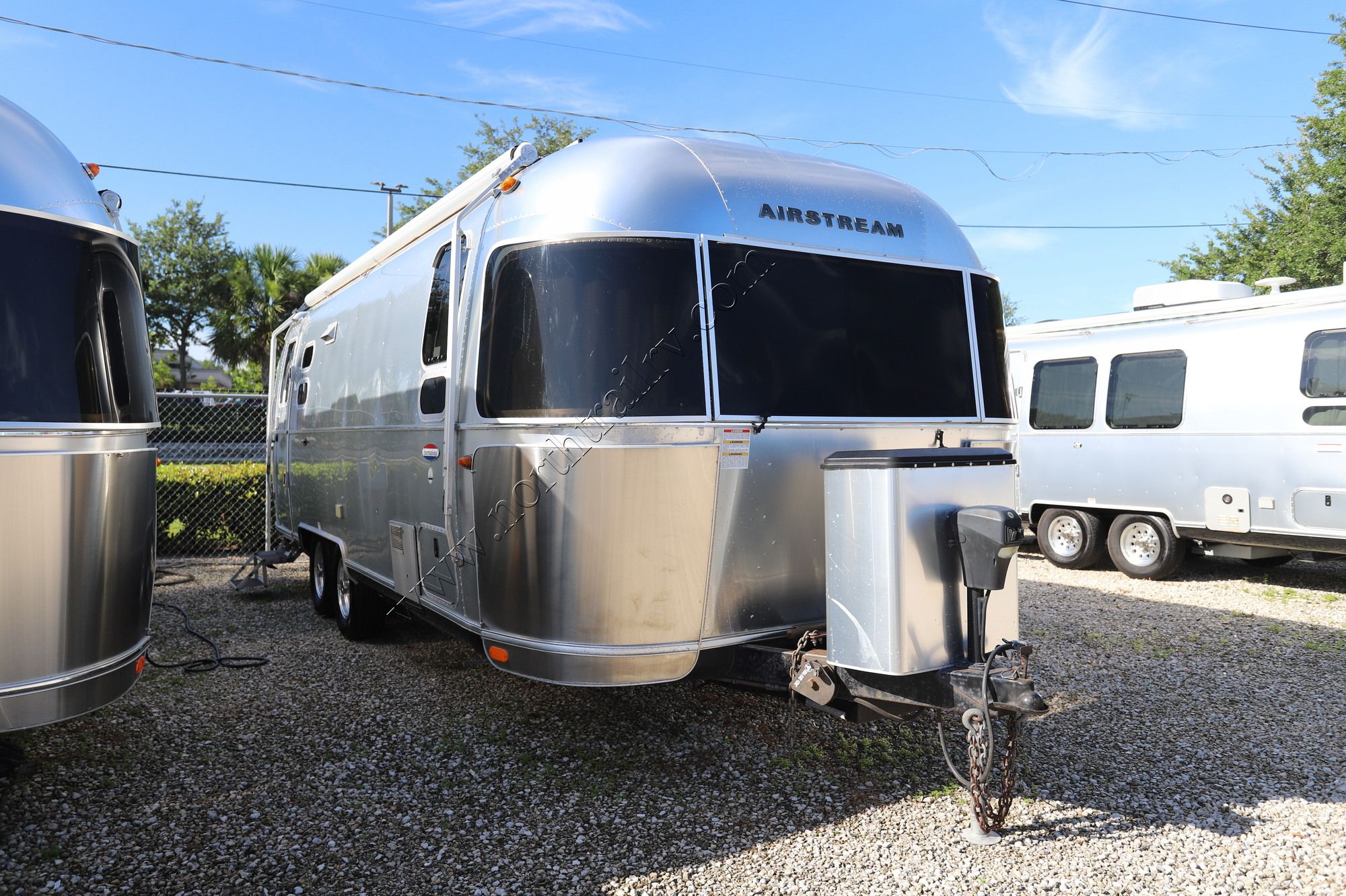 New 2018 Airstream International 25FBQ Travel Trailer  For Sale