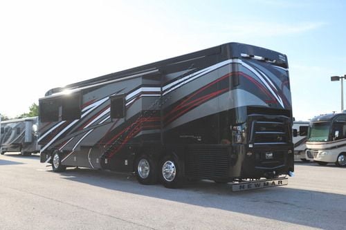 2027 Newmar Mountain Aire 4118