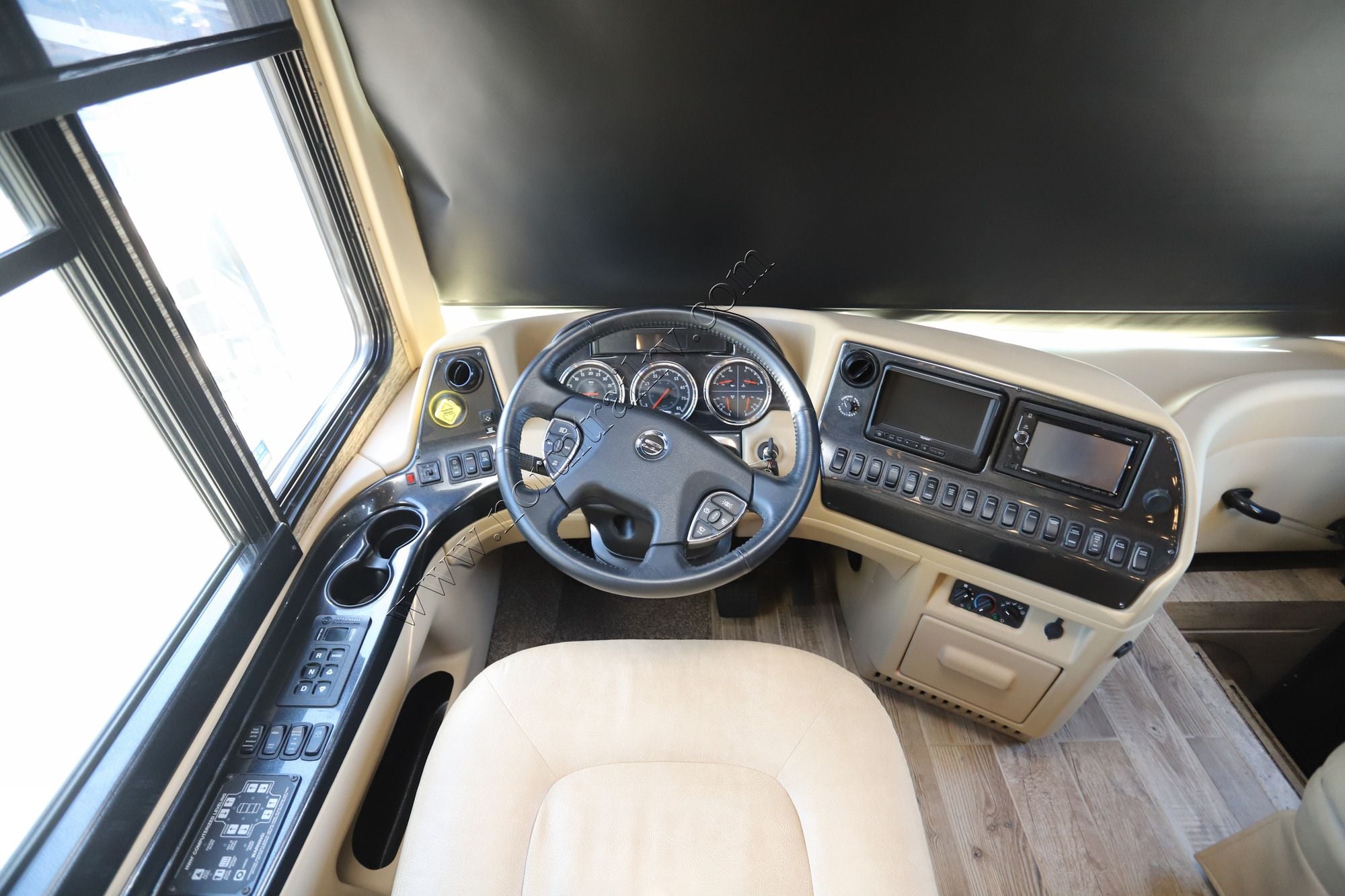 Used 2016 Newmar Dutch Star 4369 Class A  For Sale
