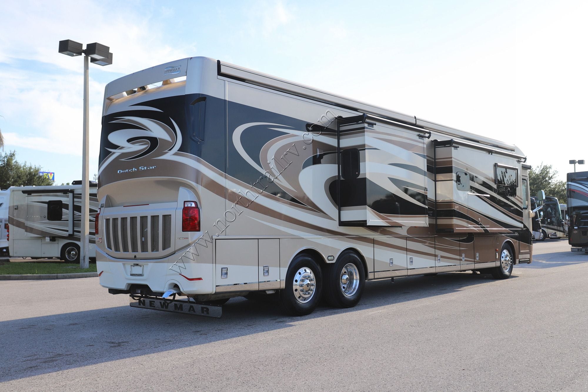 Used 2016 Newmar Dutch Star 4369 Class A  For Sale